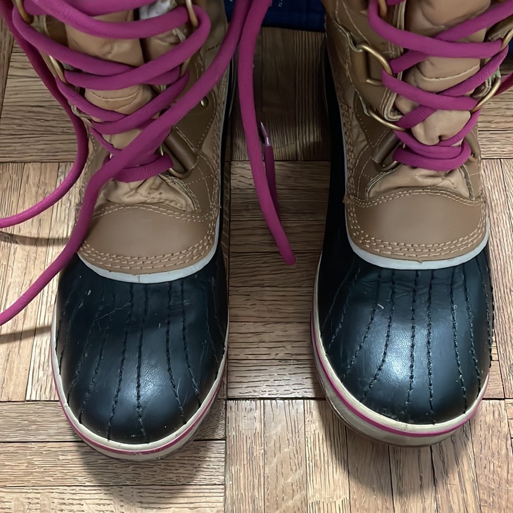 Sorel winter boots size 8 - Picture 3 of 7